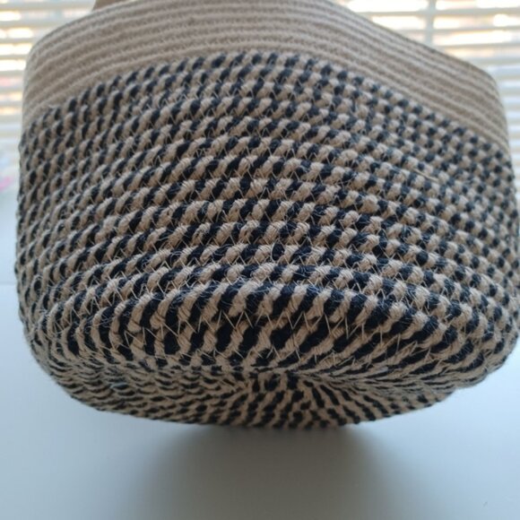 Set of 2 Rope Hanging Baskets | Woven Storage | Black & Beige | NWT - Picture 7 of 8